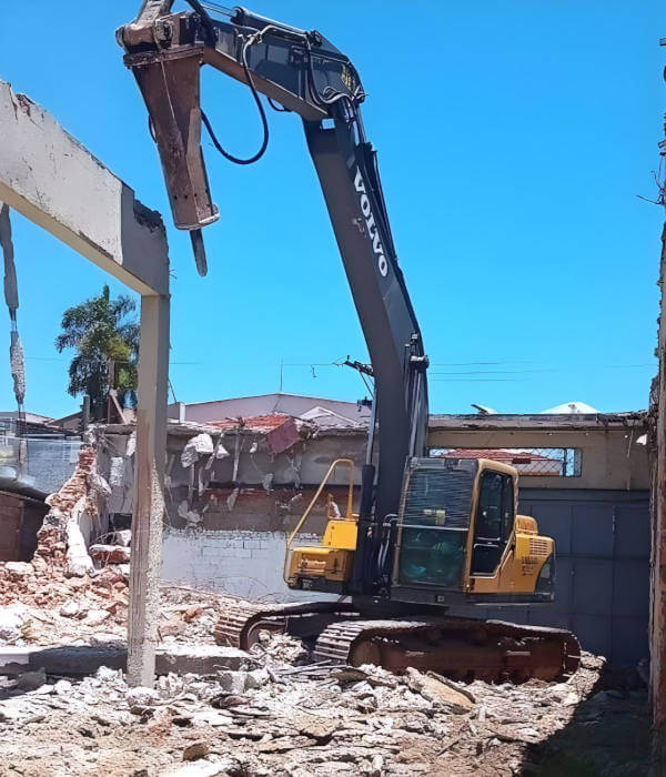 Demolição - Canarinho Locação e Terraplanagem